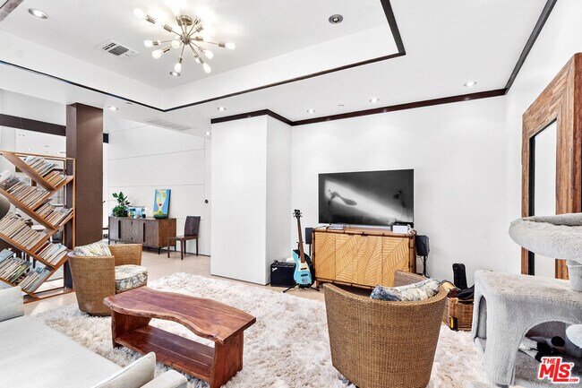Building Photo - 2473 La Condesa Dr