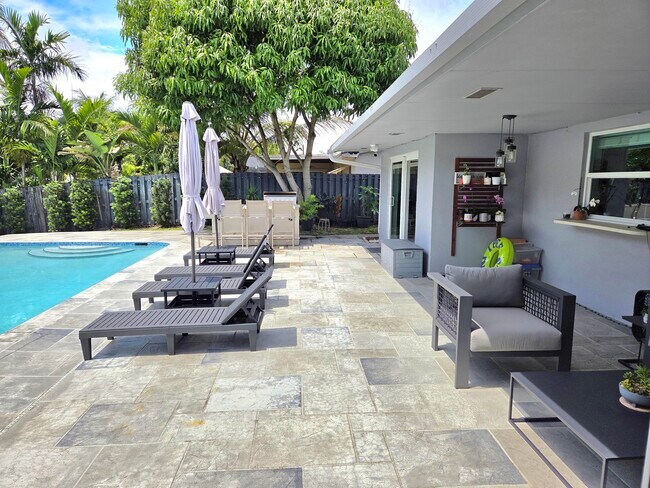 Building Photo - 8730 NW 17th Ct