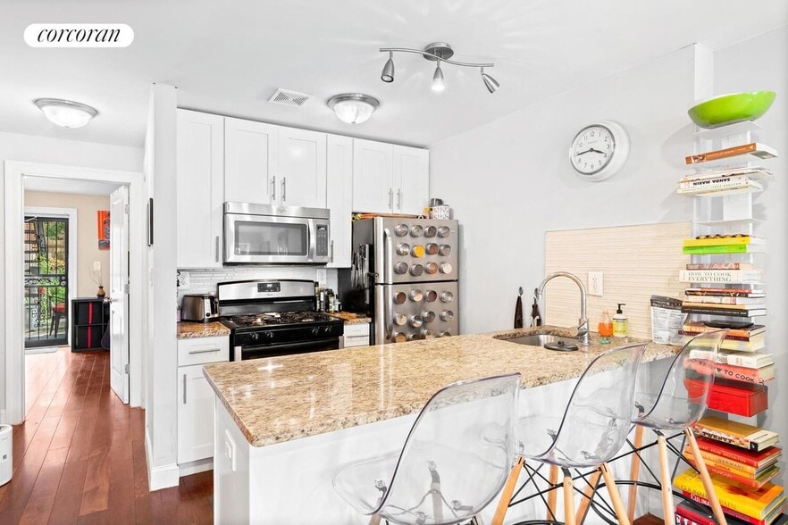 Building Photo - 476A Jefferson Ave