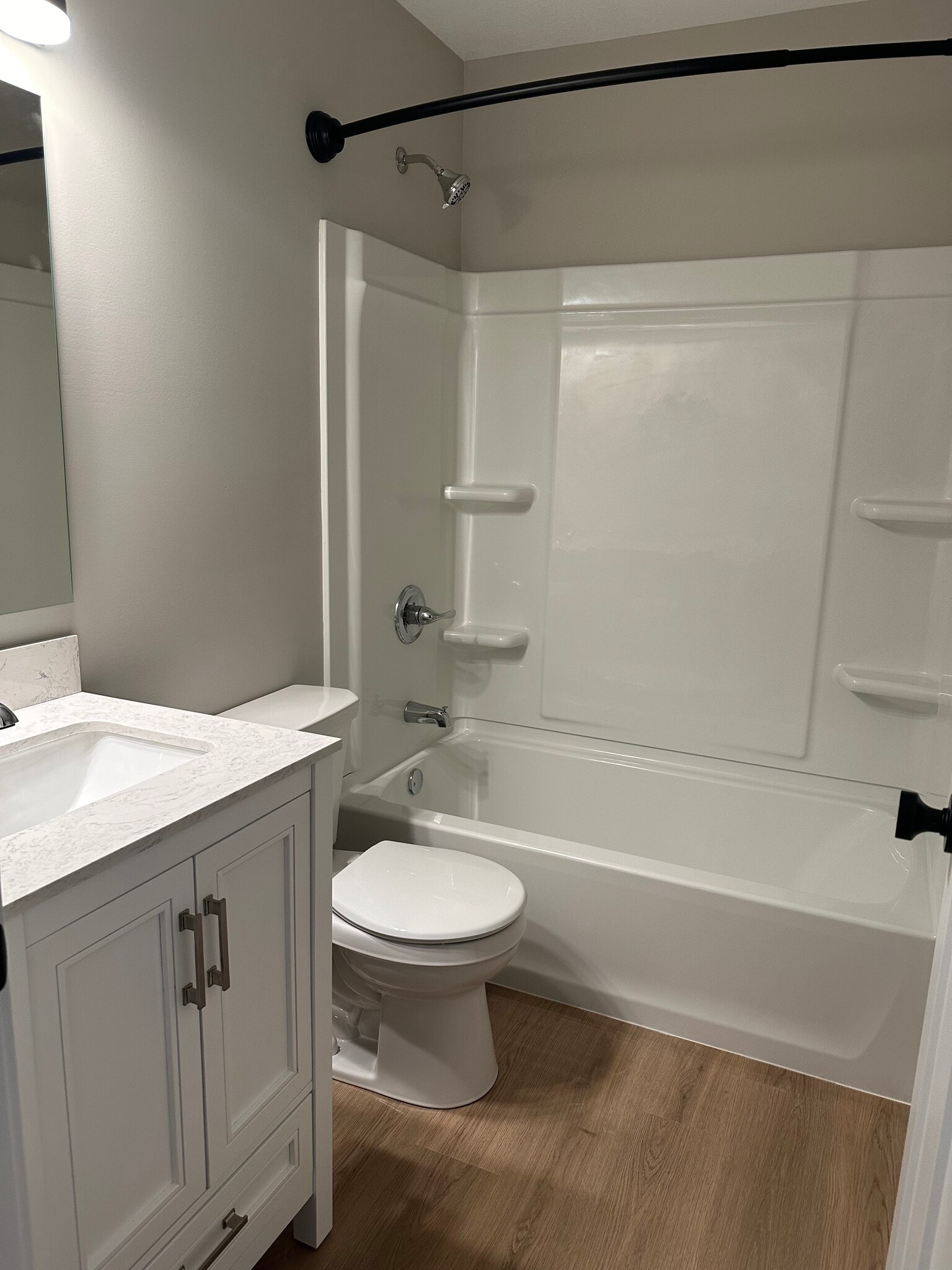 Main level bath - 605 N Grove St