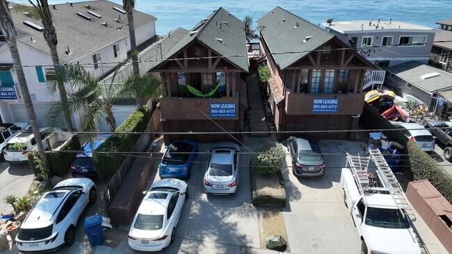 Building Photo - 6583 Del Playa Dr