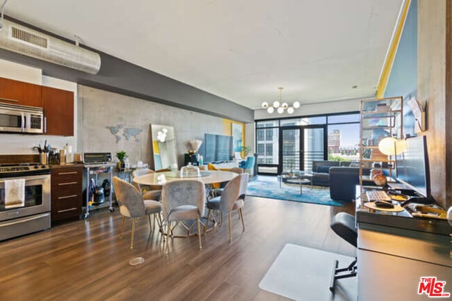 Building Photo - 1111 S Grand Ave