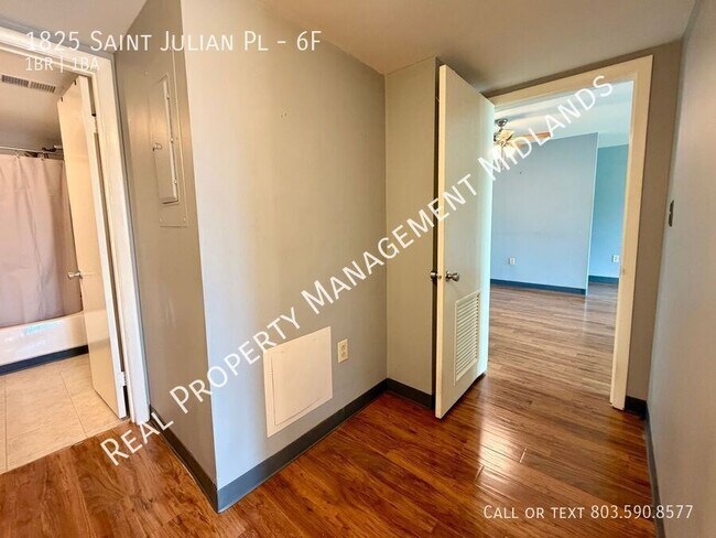 Building Photo - 1825 St Julian Pl