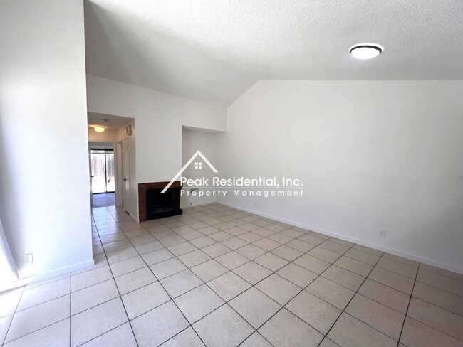 Building Photo - Spacious Updated 2bd/2ba Halfplex with 2 Car Garage