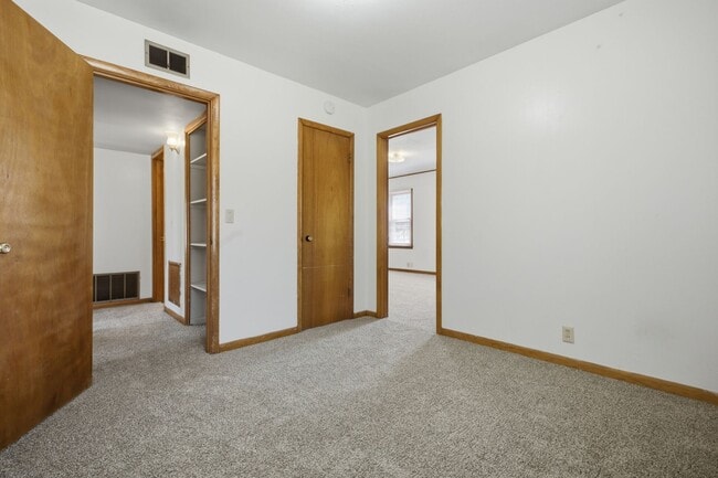 Building Photo - 1103 W 17th St