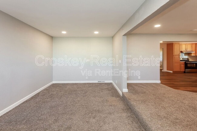 Building Photo - 929 Jensen Cir