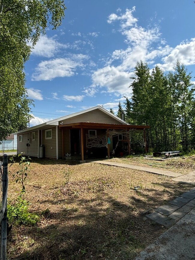 Primary Photo - Basesment unit / All utilities included