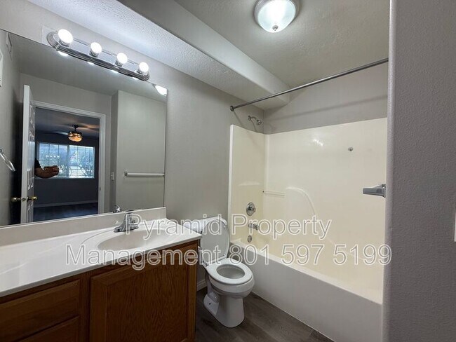 Building Photo - 1281 W 1480 N St