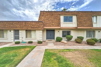 Building Photo - READY TO VIEW NOW! Spacious 3 Bed 2.5 Bath...
