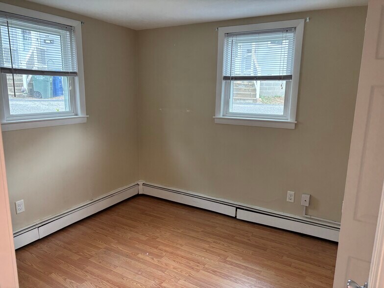 Building Photo - 170 Johnson St