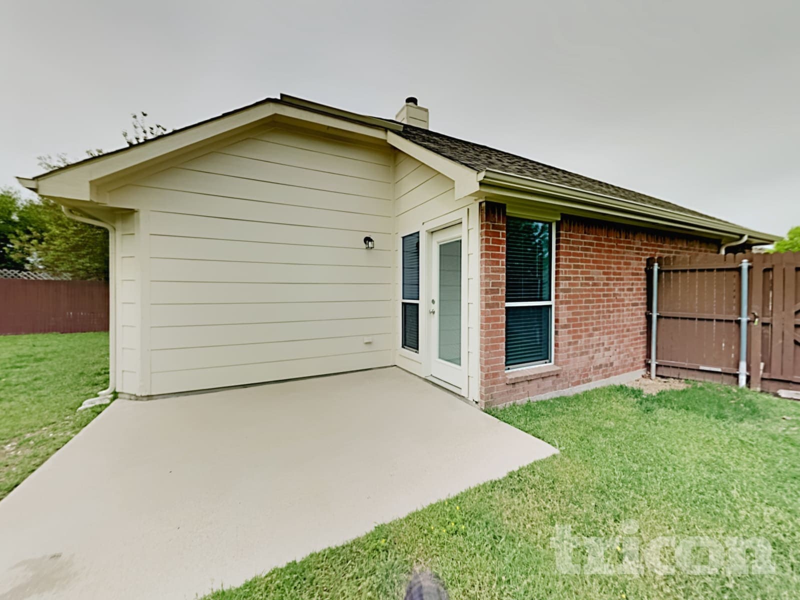 Building Photo - 906 Pheasant Dr