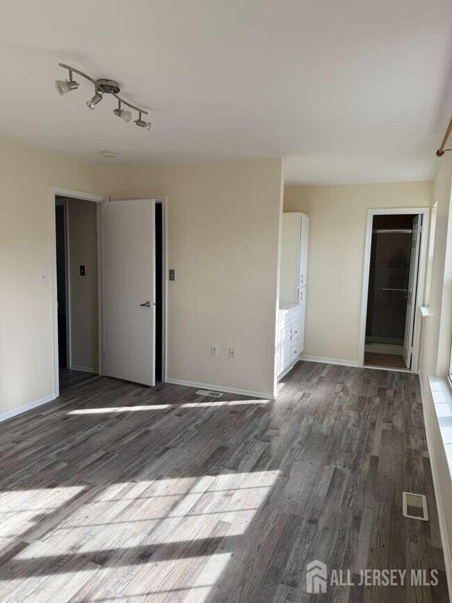 Building Photo - 126 Winchester Way