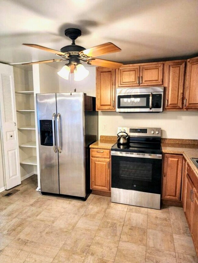 Building Photo - 12325 Boncrest Dr