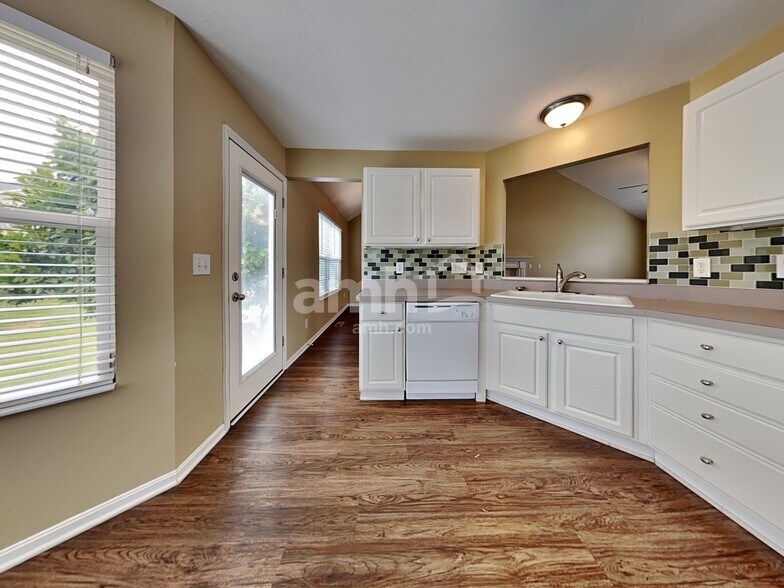 Building Photo - 1810 Wheatfield Way