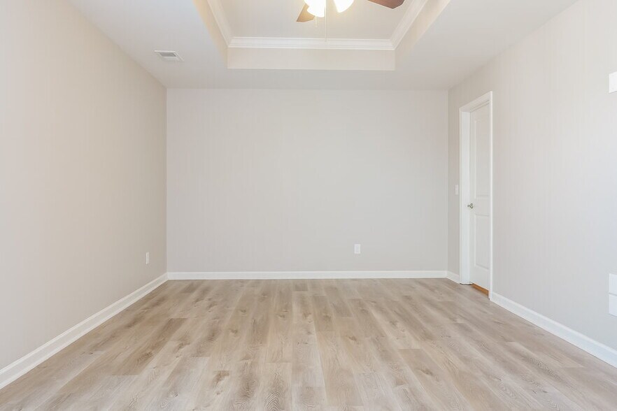 Building Photo - 2212 Ambergate Dr