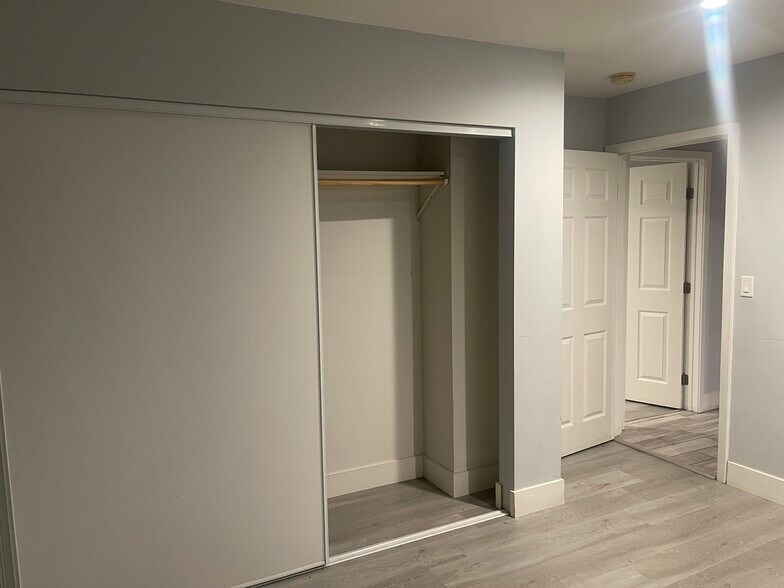 Building Photo - 12662 Bradley Ave