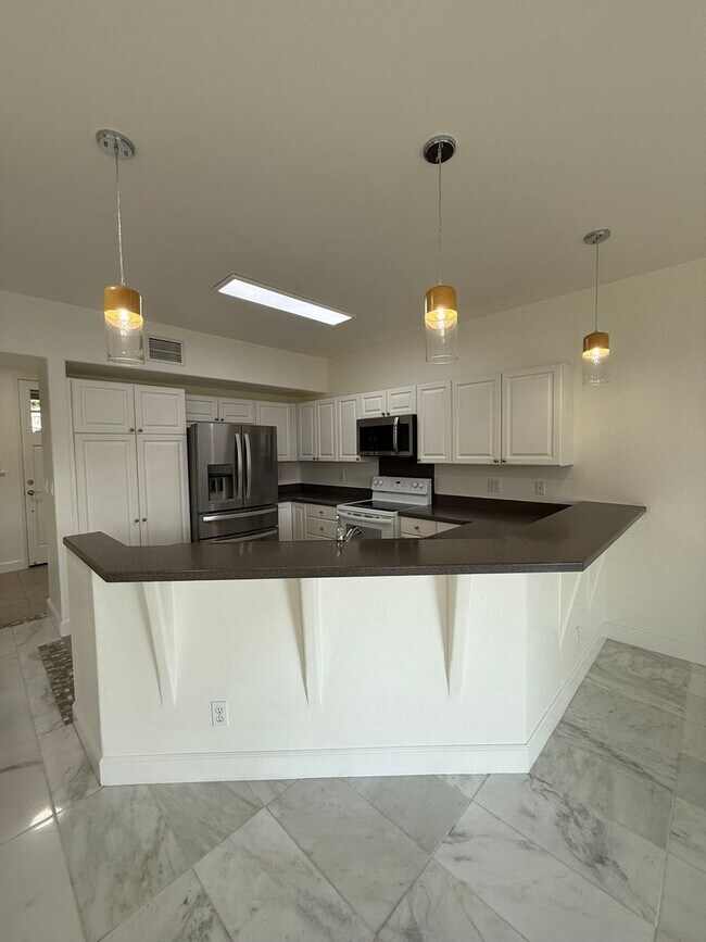 Building Photo - Resort Living in a Gated Community in Ko'olina! PETS NEGOTIABLE!