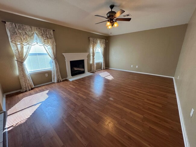Building Photo - 204 Lottie Ln