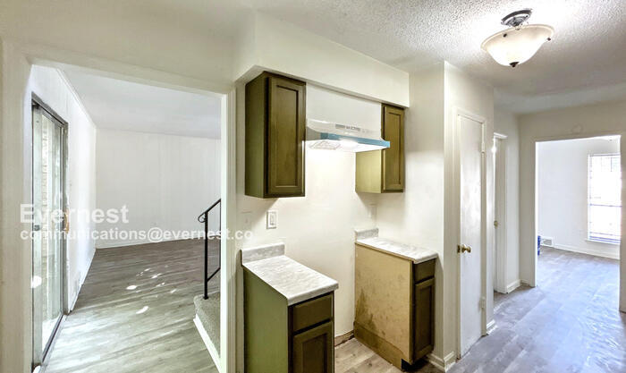Building Photo - 3886 Camelia Cove
