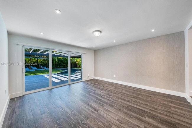 Building Photo - 10618 NE 11th Ct