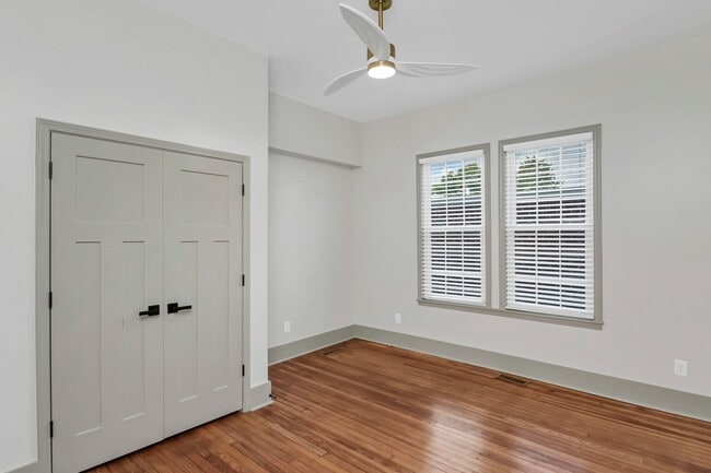 Building Photo - Pre-Leasing for the 26-27 School Year! - M...