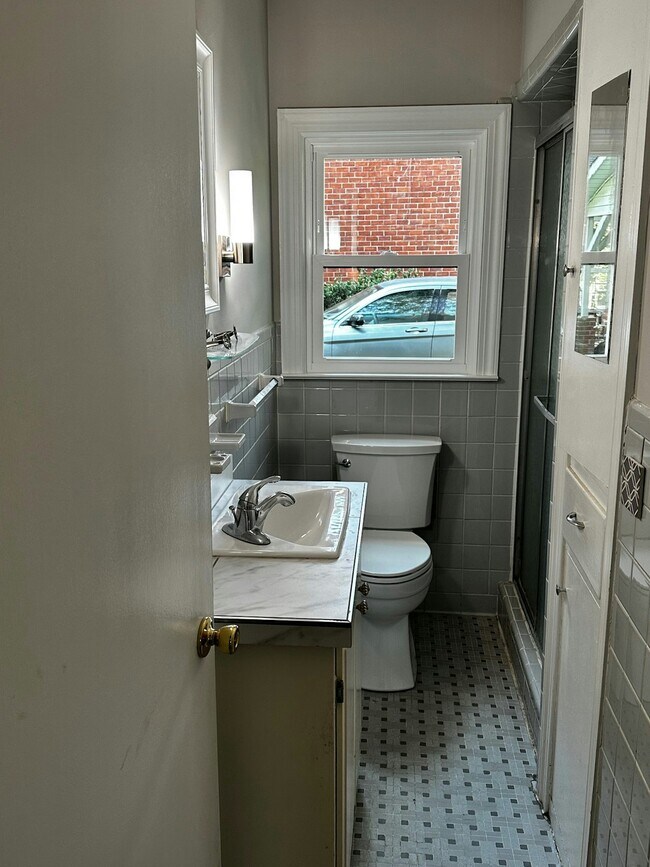 Building Photo - 2626 Monticello Dr