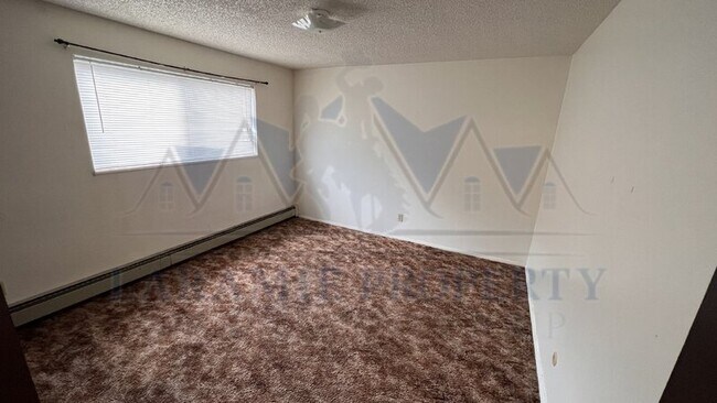 Building Photo - 710 Downey St