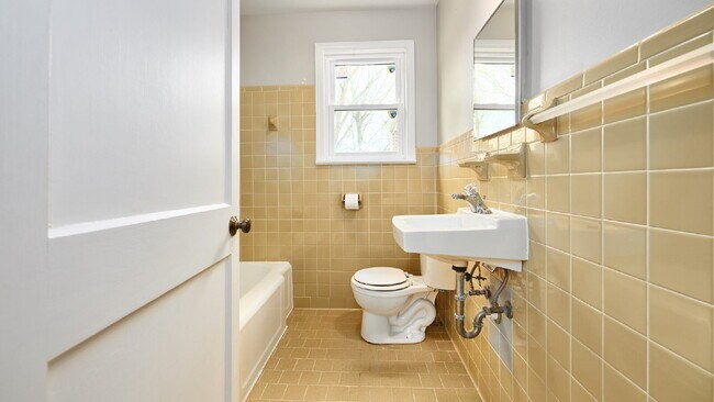 Building Photo - For Rent: 3BR, 2BA home in Inglewood (Please do not apply without speaking with us first.)