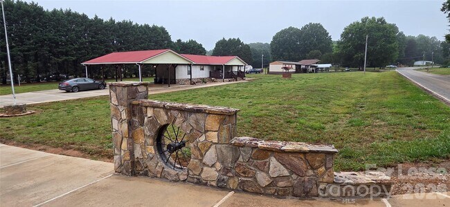 Building Photo - 218 Overcash Rd