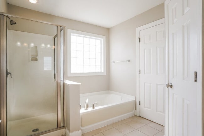 Building Photo - 308 Nelson Ln