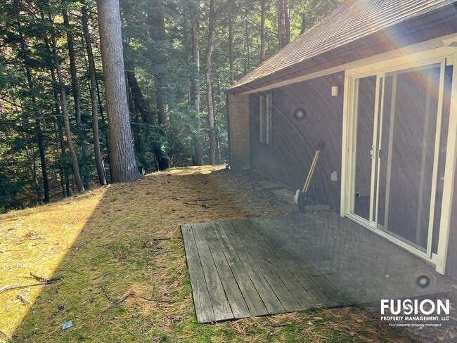 Building Photo - 8 Cedar Glen N