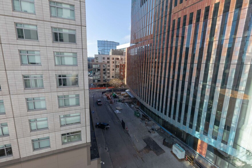Building Photo - 250 Kendall St