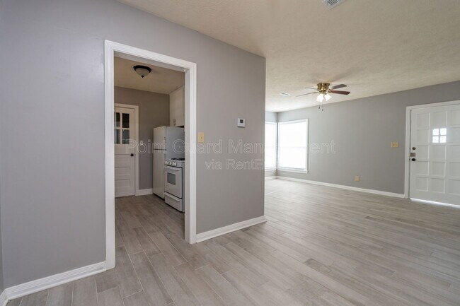 Building Photo - 4722 E Elm St