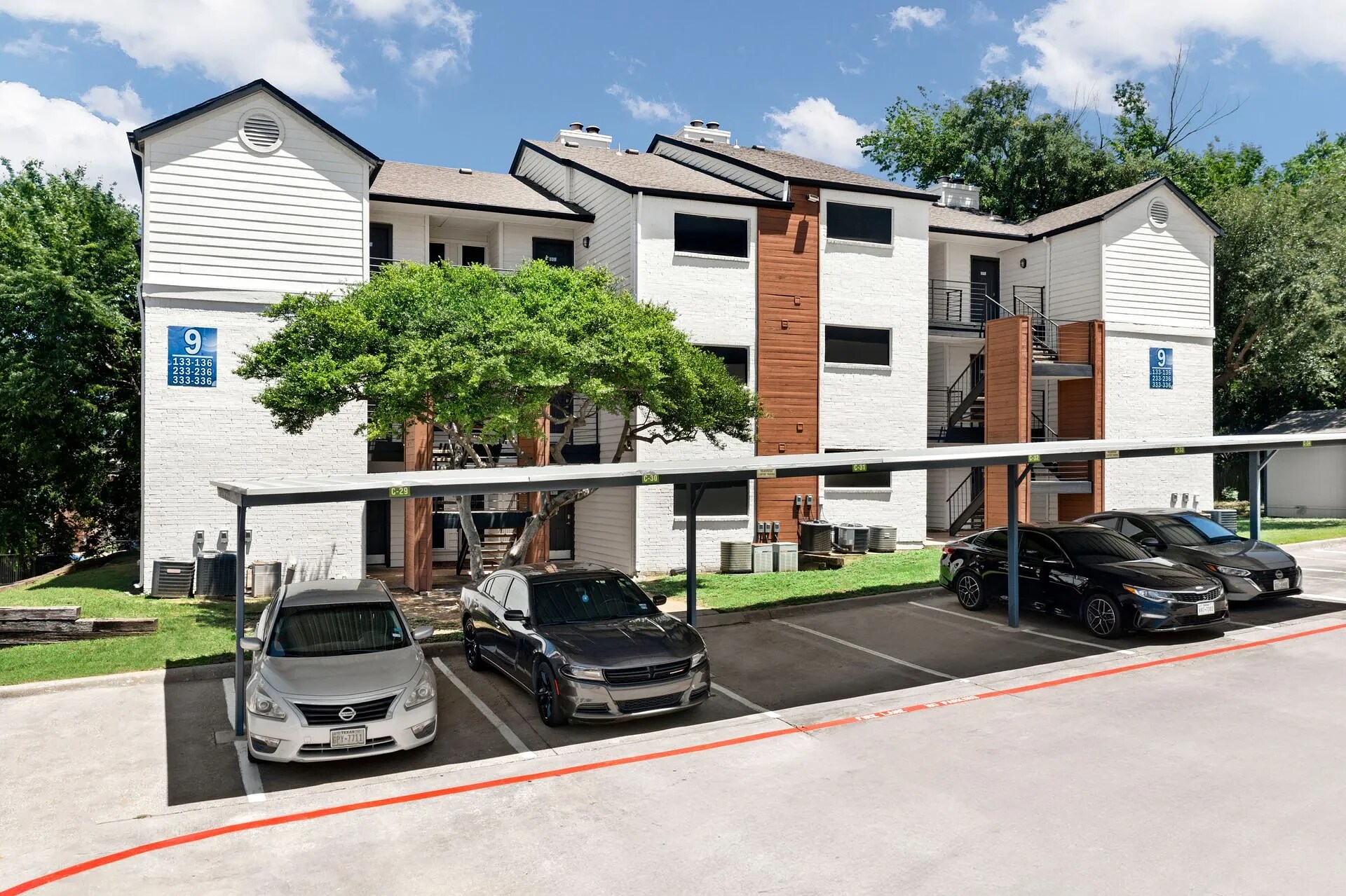 Building Photo - 711 Brentford Pl