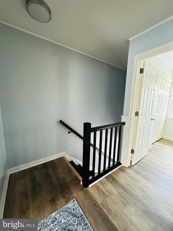 Building Photo - 406 Barrington Ct