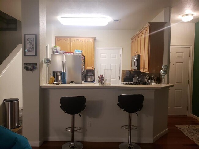 Building Photo - 2100 Pipers Field Dr