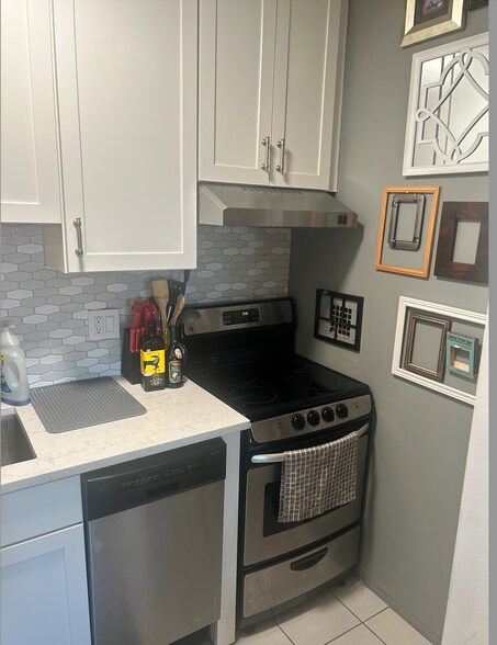 Kitchen - 1311 Delaware Ave SW