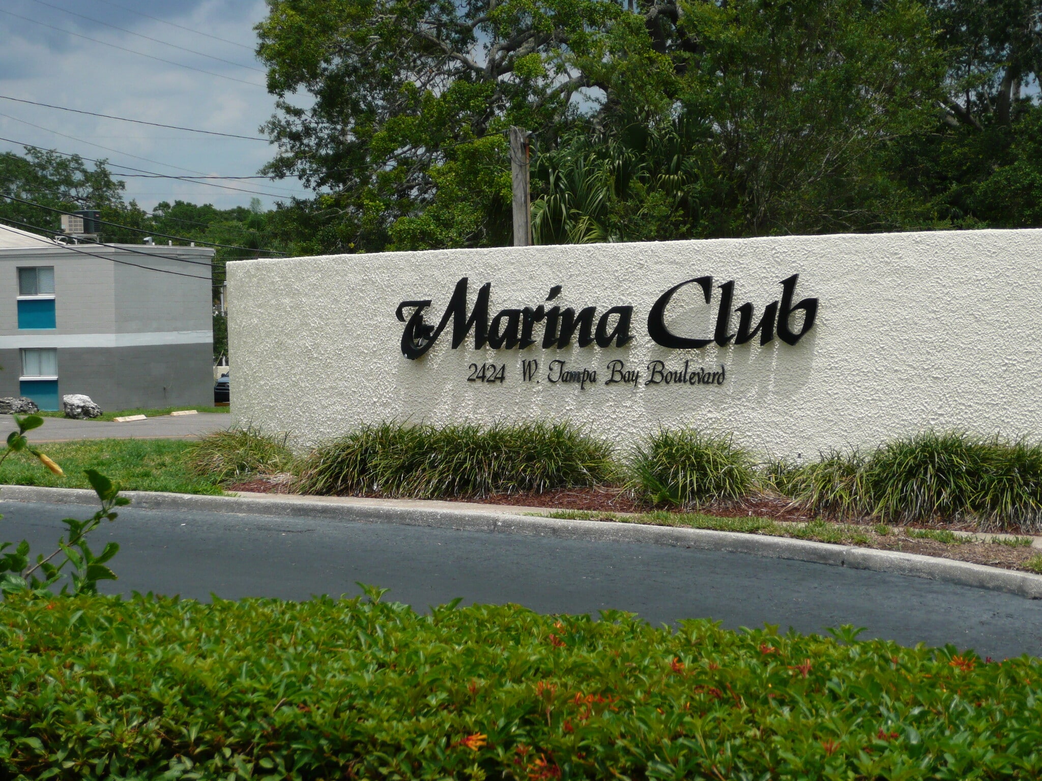 Building Photo - 2424 W Tampa Bay Blvd