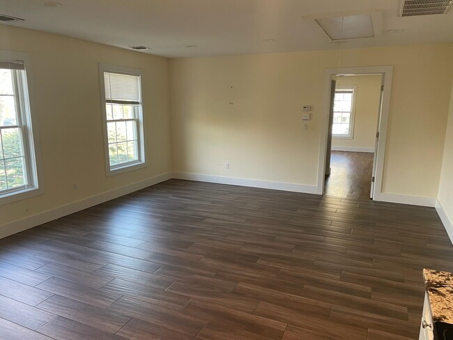 Building Photo - 339 US-202