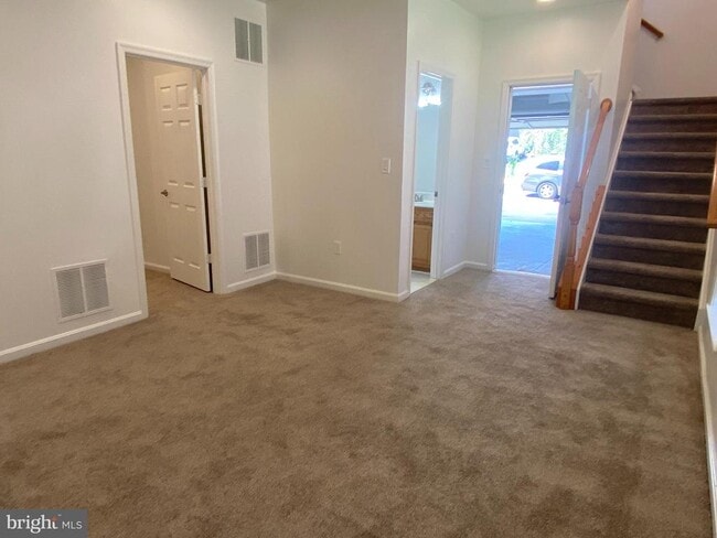 Building Photo - 5633 Sheals Ln