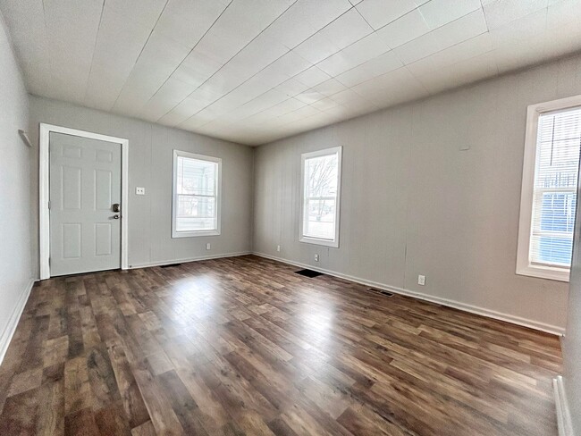 Building Photo - Two Bedroom Home in Muskegon