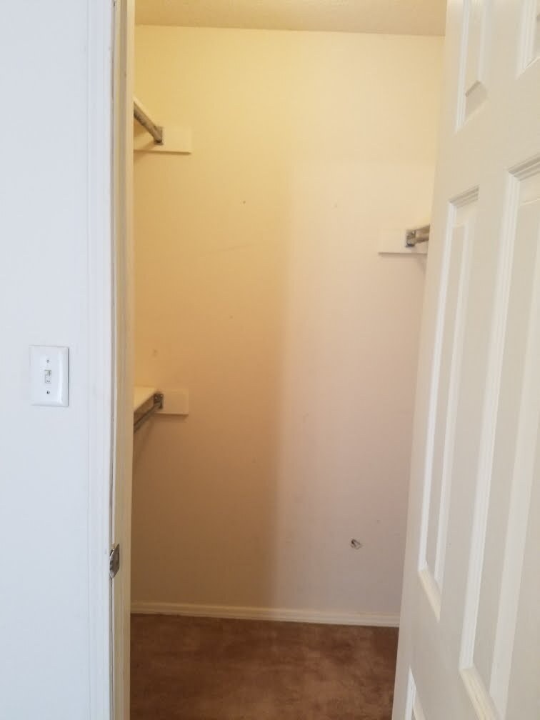 Building Photo - 2206 Aspen Ter