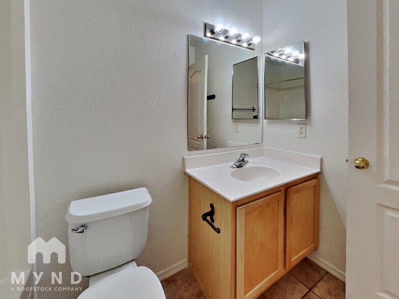 Building Photo - 2874 W Simplicity Dr