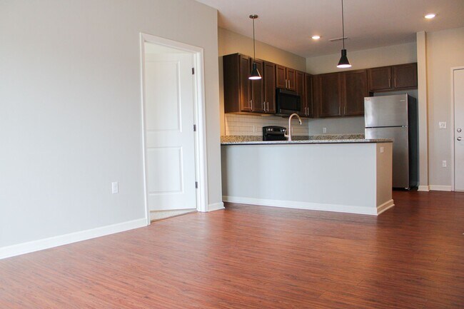 Building Photo - 3211 Redhawk St
