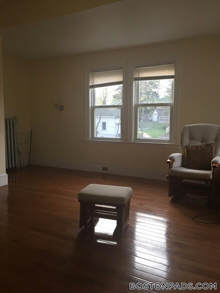 Building Photo - 161 Grandview Ave