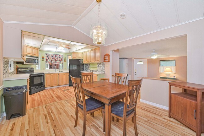 Building Photo - NOW AVAILABLE - 1/1 Manufactured Home in Estero!