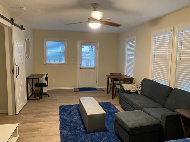 Building Photo - 405 Lossing Ave