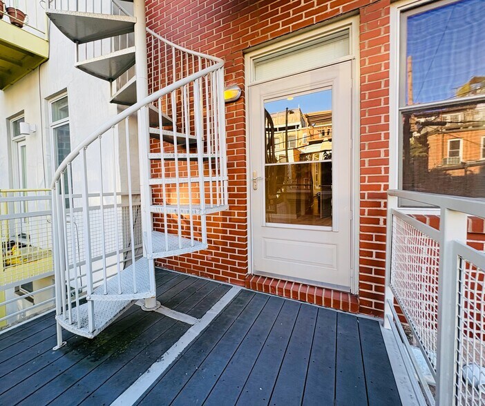 Building Photo - 1123 6th St NW