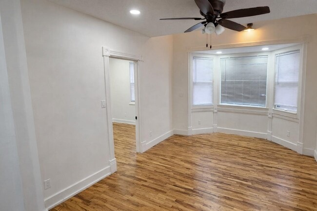 Building Photo - 402 4th St S