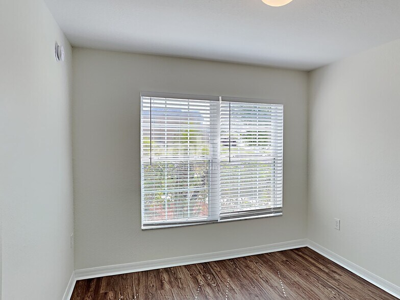 Building Photo - 2207 13th Ave E